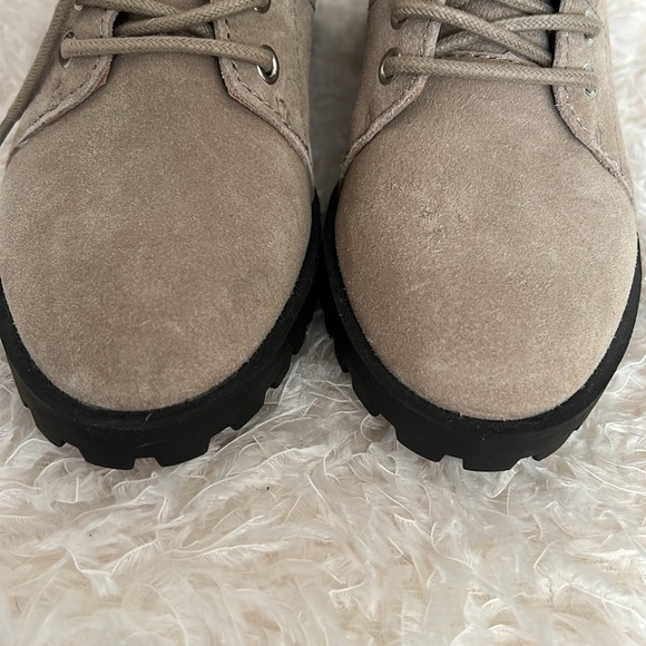 New!! Dolce Vita Nigel Tan Suede Lace Up Side Lug Sole Zip Ankle Boots Sz 8 - Picture 6 of 10